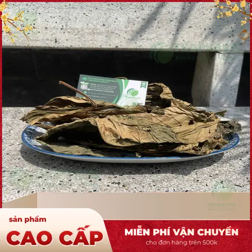 Lá khôi tía khô được đóng gói cẩn thận bởi Noni Tấn Phát