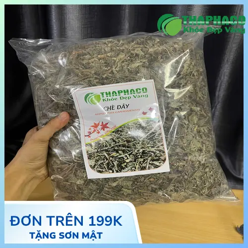 Chè dây bị mốc với các đốm màu lạ và mùi ẩm mốc